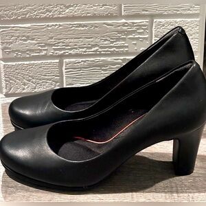 ROCKPORT Total Motion Black Pumps Women’s Size 7.5 Chunky Heels Pumps Work Shoes